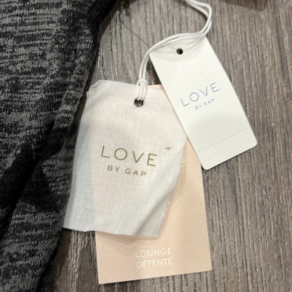 Love by GAP Lounge wear shorts and tee set. - Picture 5 of 5